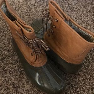 Duck boots